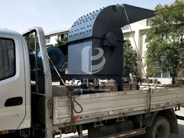 樹枝粉碎機裝車發往黑龍江